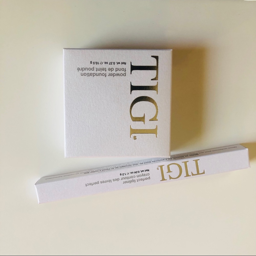 TIGI      Lipliner + Powder Foundation